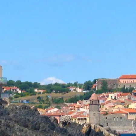 Apartman Avec Vue Sur A Port-vendres, 60 M², Balcons.