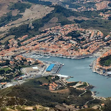 Apartament Avec Vue Sur A Port-vendres, 60 M², Balcons. *