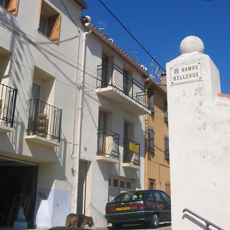 Avec Vue Sur A Port-vendres, 60 M², Balcons.