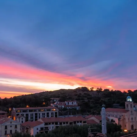 Apartman Avec Vue Sur A Port-vendres, 60 M², Balcons. *
