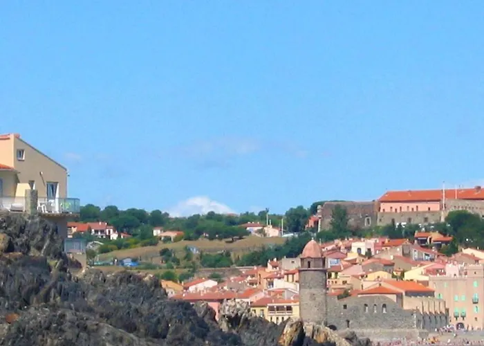 Apartment Avec Vue Sur A Port-vendres, 60 M², Balcons.